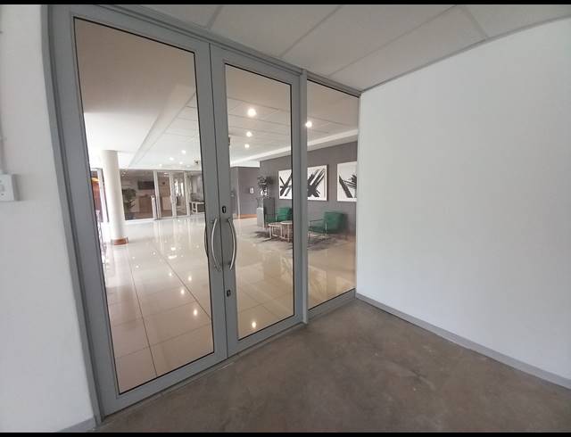 329M² OFFICE TO LET IN BRYANSTON